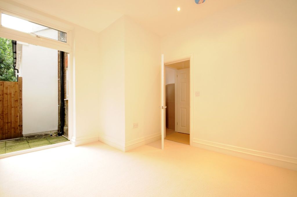 Property photo 2 of 4 Picture No. 04