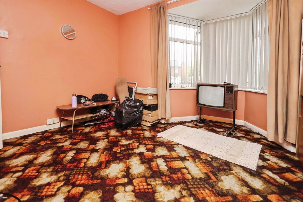 Property photo 3 of 12