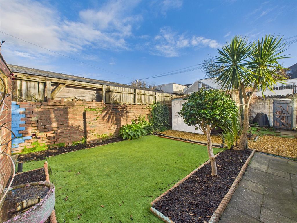 Property photo 2 of 28 Cam02295G0-Pr0357-Still013.Jpg