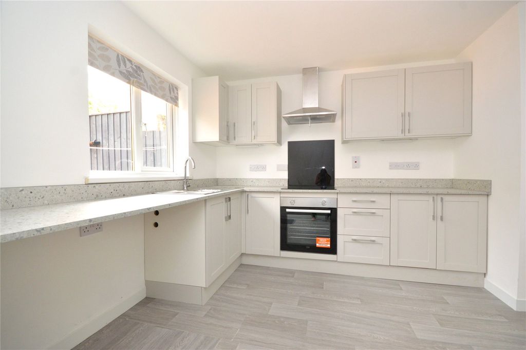 Property photo 2 of 11 2 - Picture No. 08