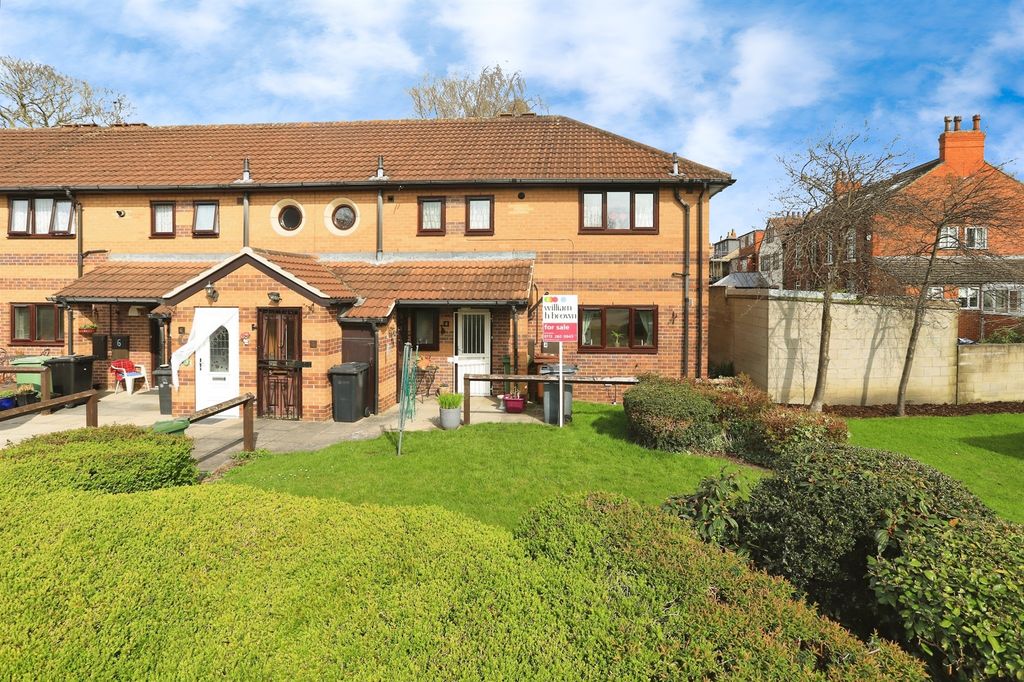 Property photo 2 of 17