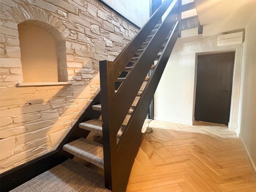 Property photo 3 of 9 Picture No. 05