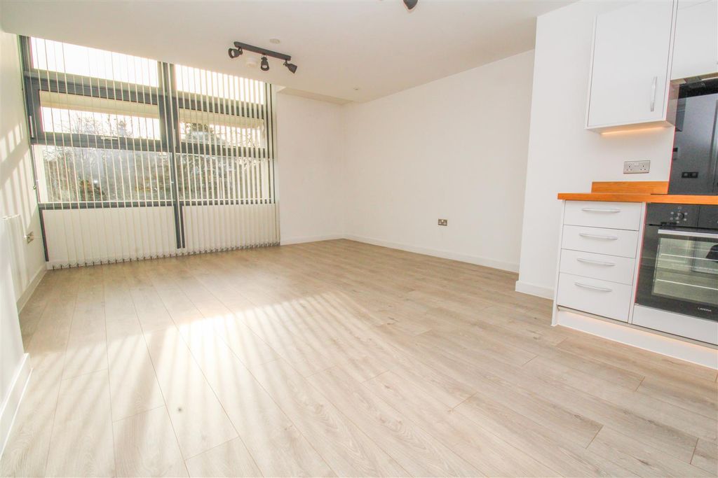 Property photo 2 of 15 Img_4224.Jpg