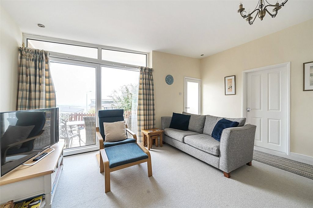 Property photo 3 of 17 Picture No. 04