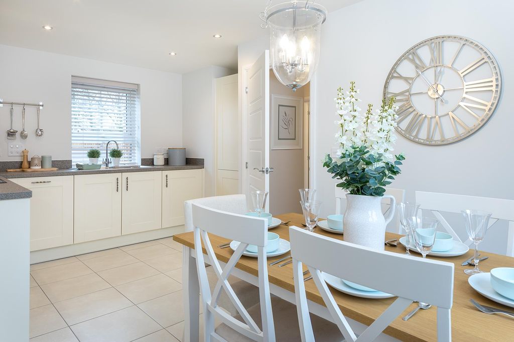 Property photo 1 of 8 Open-Plan Kitchen Diner