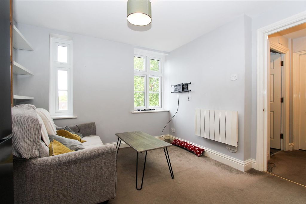 Property photo 2 of 7