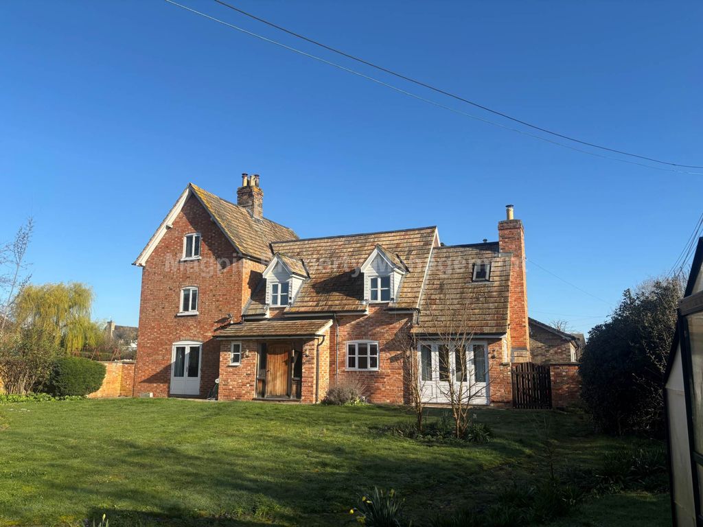 Property photo 1 of 37