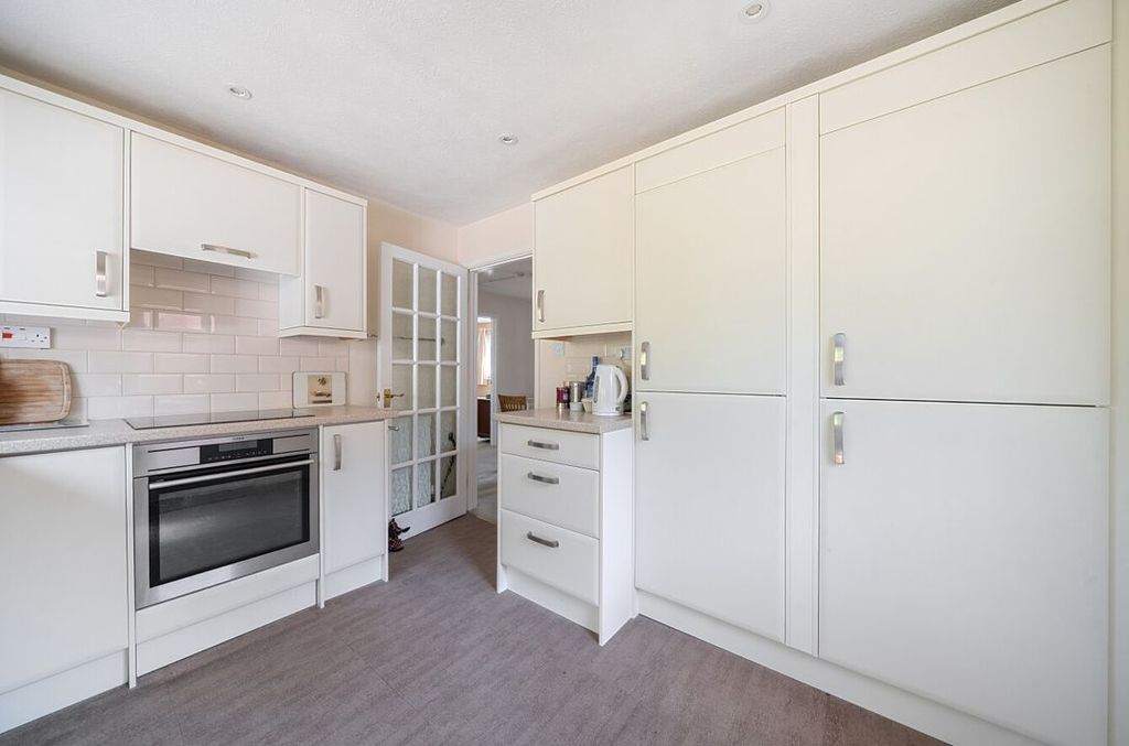 Property photo 3 of 11 14927025