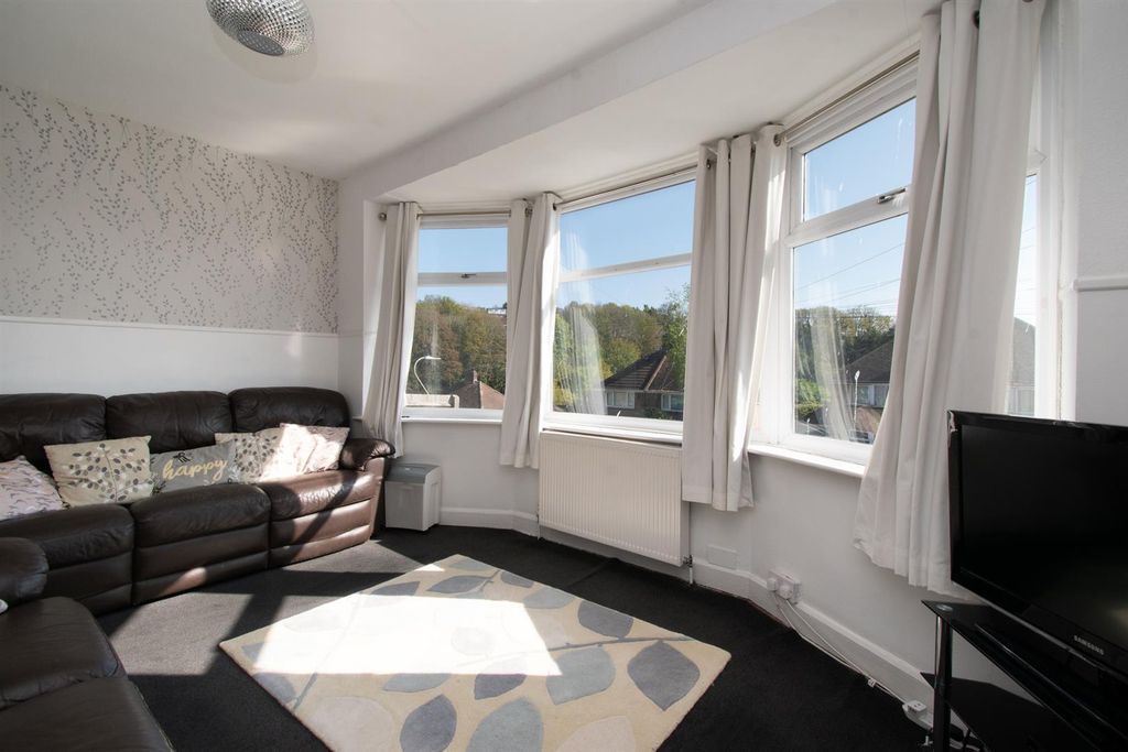 Property photo 2 of 21 Living Room