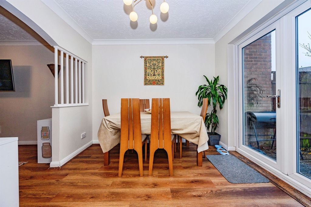 Property photo 3 of 13