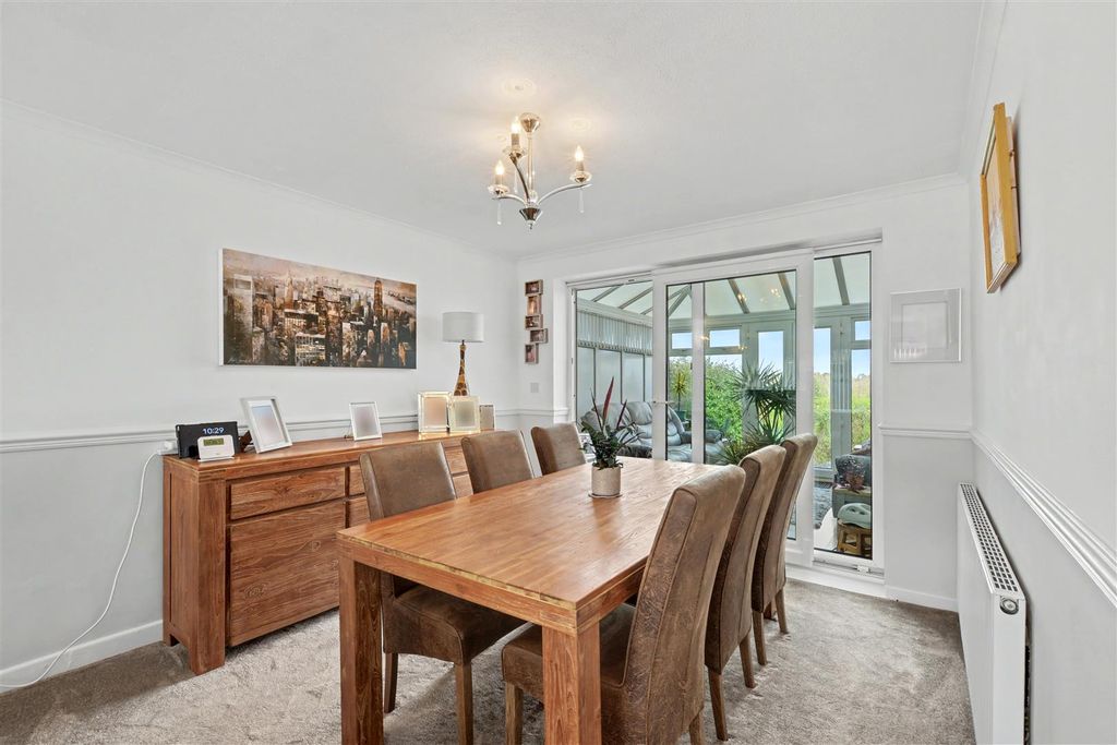 Property photo 3 of 18 Lounge_2.Jpeg