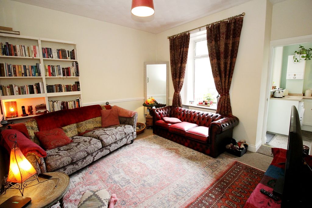 Property photo 3 of 19
