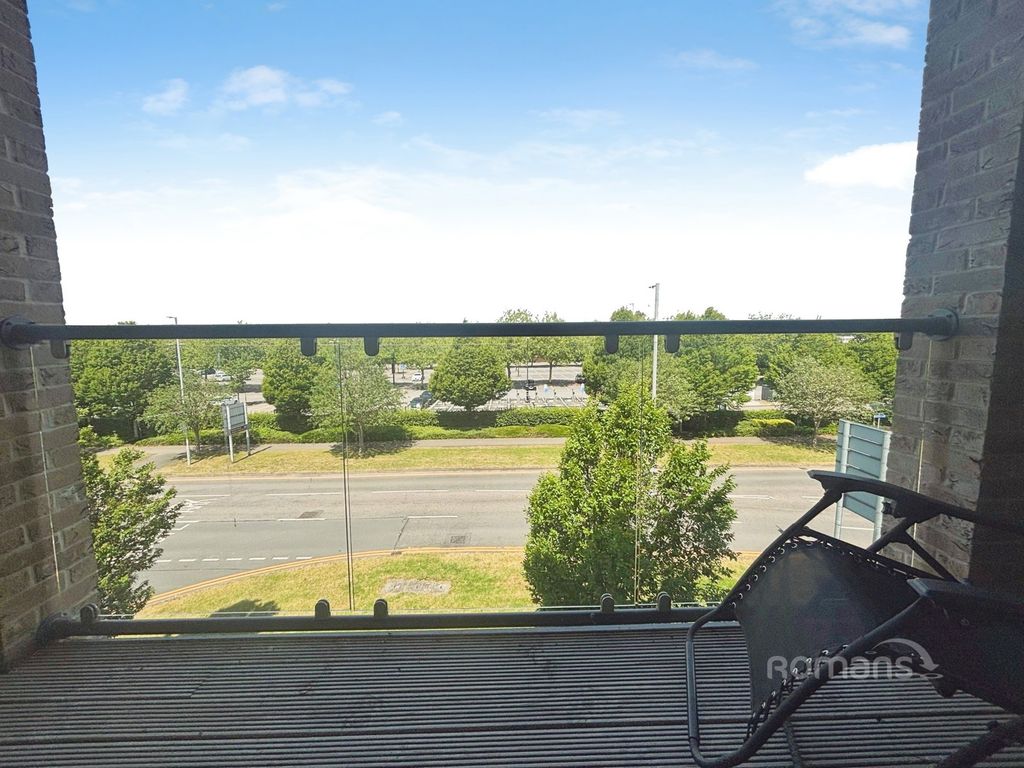 Property photo 2 of 10 Balcony