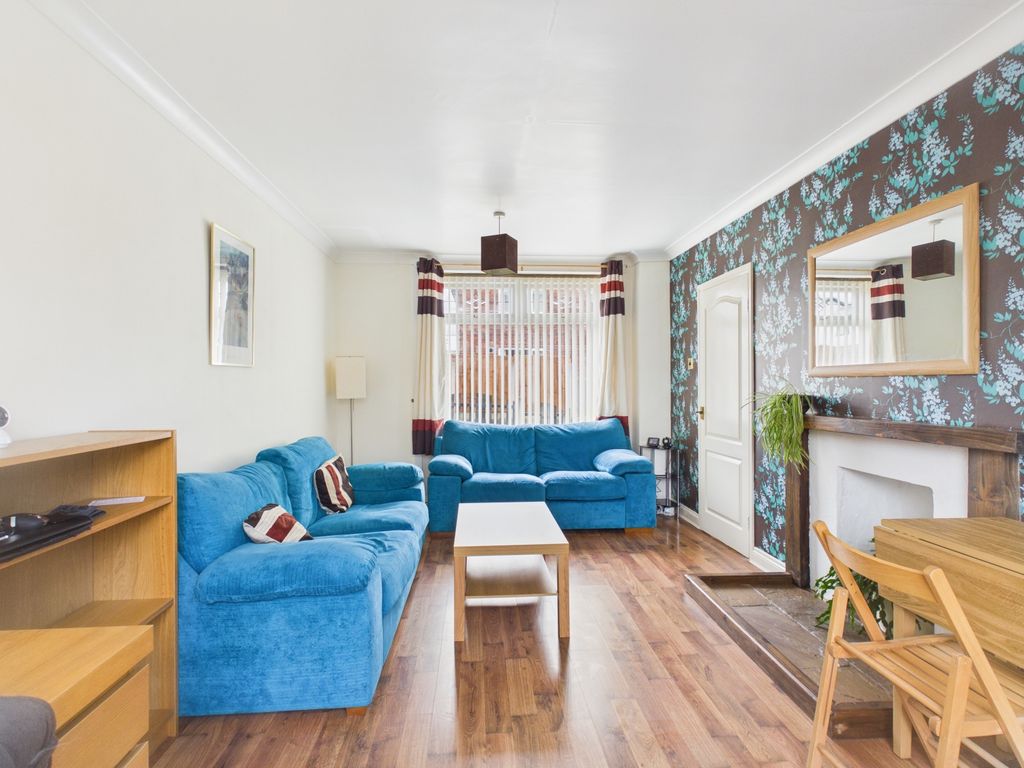 Property photo 2 of 23 Cam03729G0-Pr0240-Still001