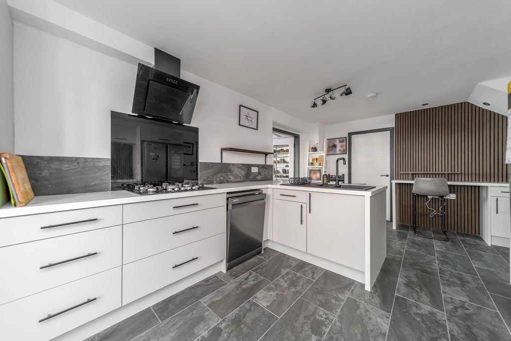 Property photo 3 of 30