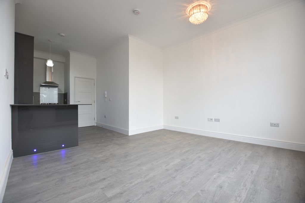 Property photo 3 of 9 Open Plan