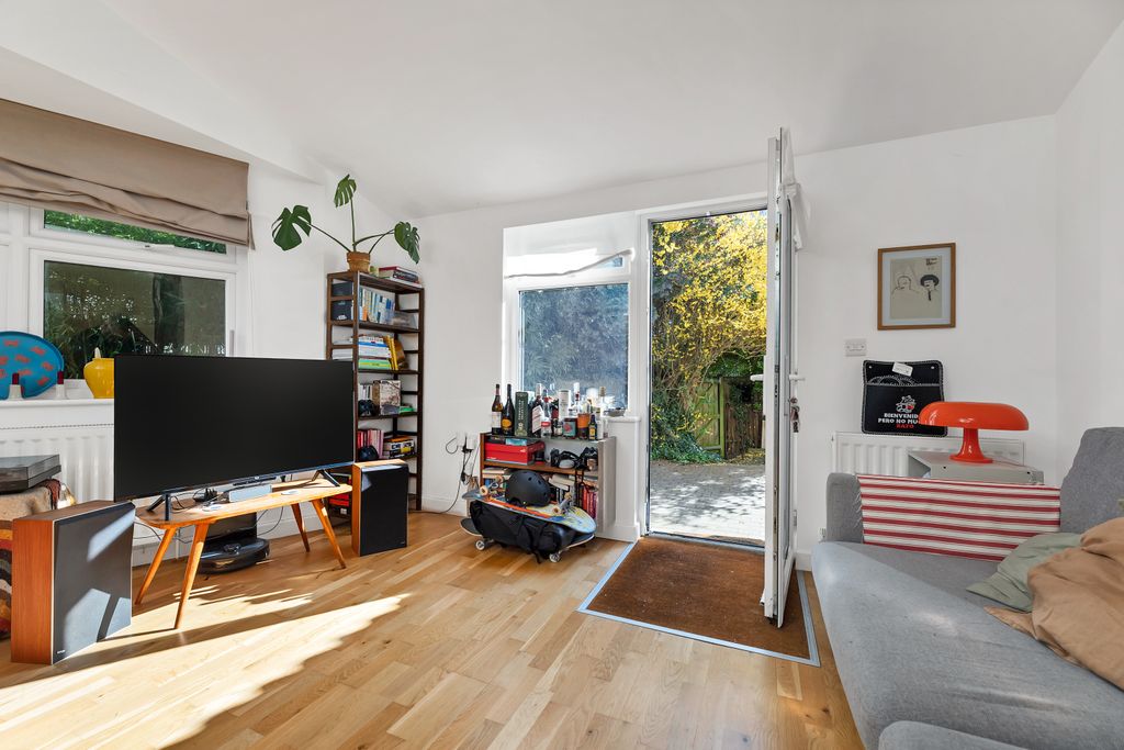 Property photo 3 of 10 Living Area