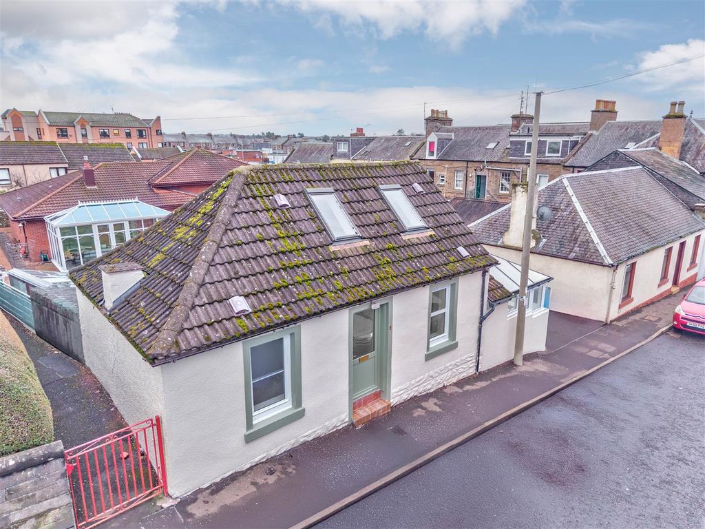 Property photo 1 of 18 5 North Union Street Monifieth-2.Jpg