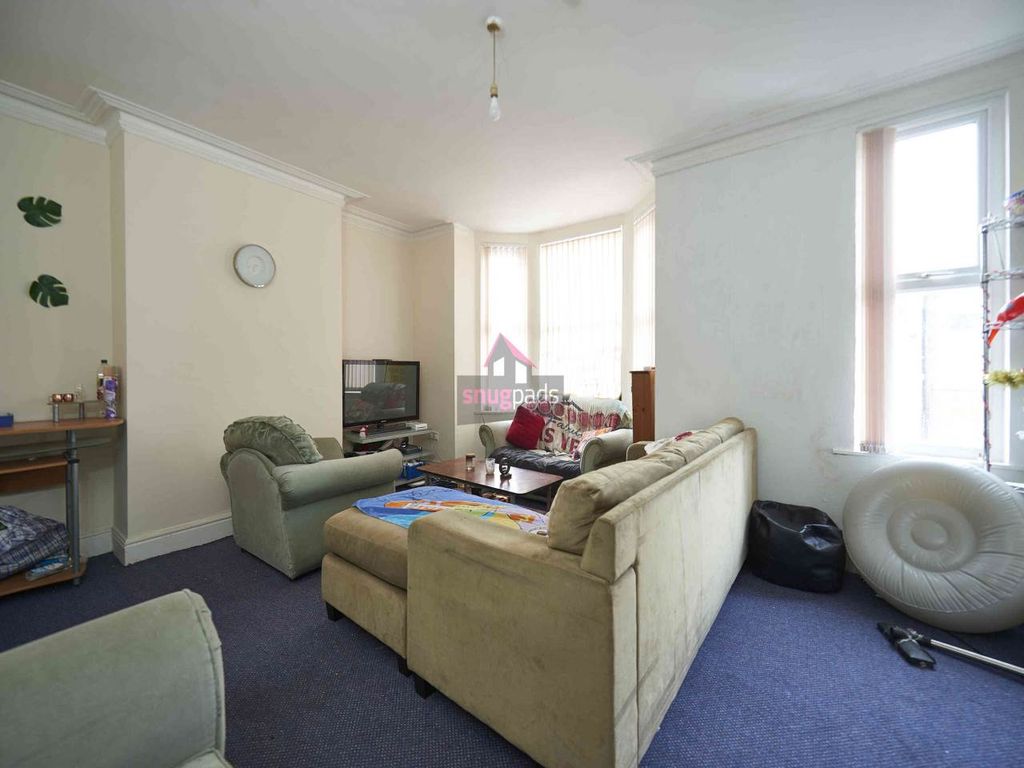 Property photo 3 of 13 3