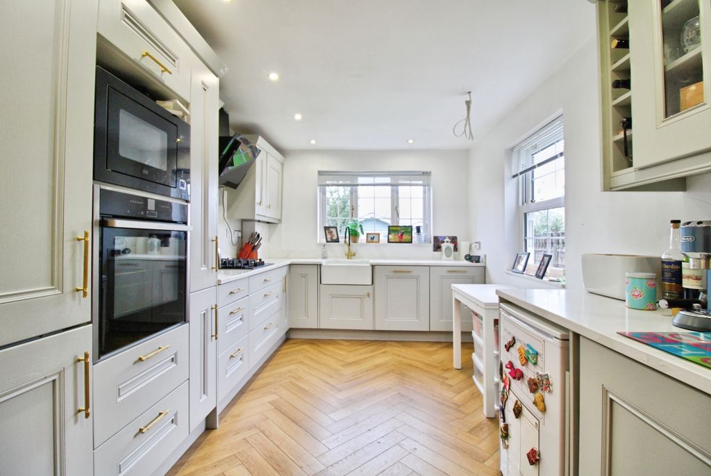 Property photo 3 of 19 1