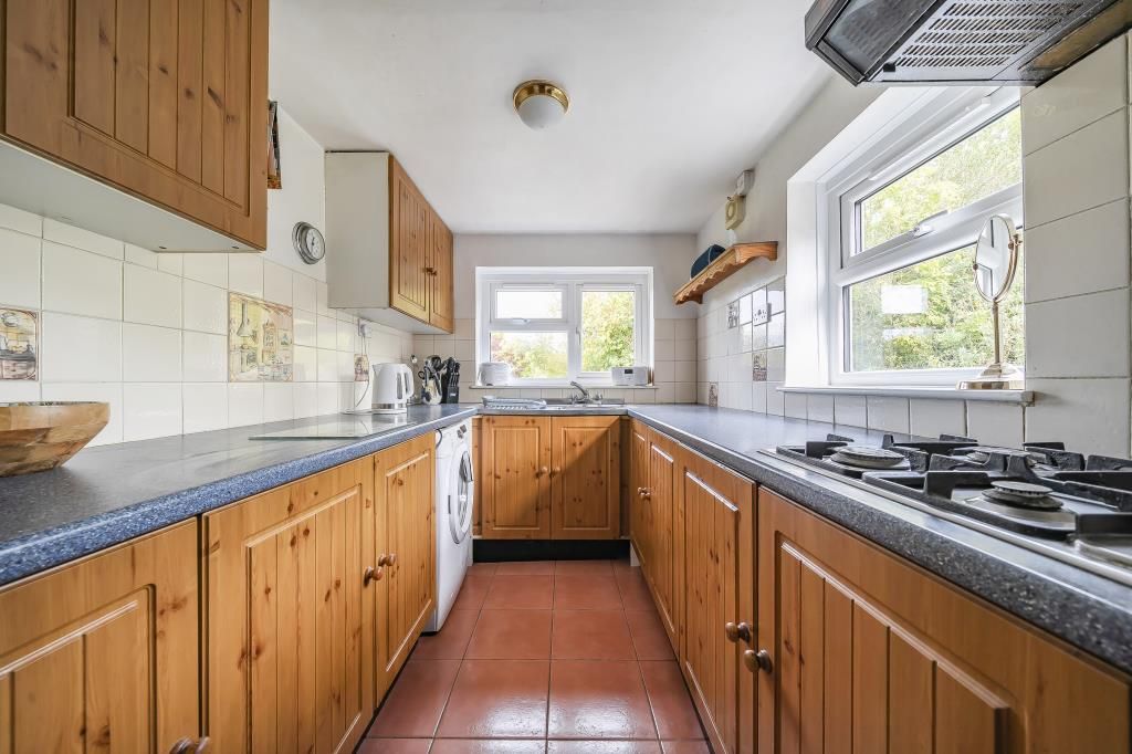 Property photo 3 of 20 Kitchen