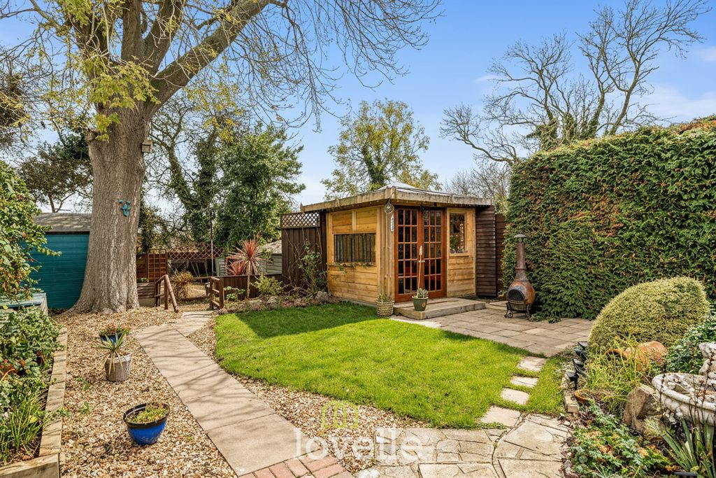 Property photo 2 of 37