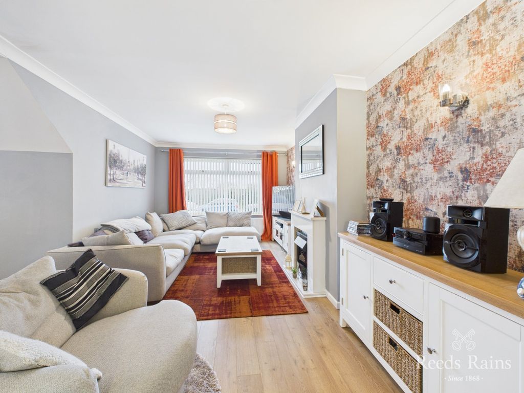 Property photo 3 of 26 Sitting Room