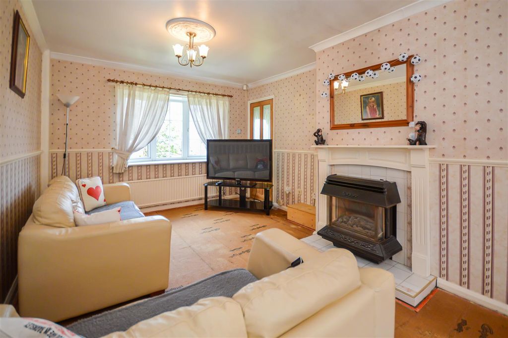 Property photo 3 of 9 Living Room