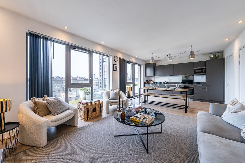 Property photo 2 of 11