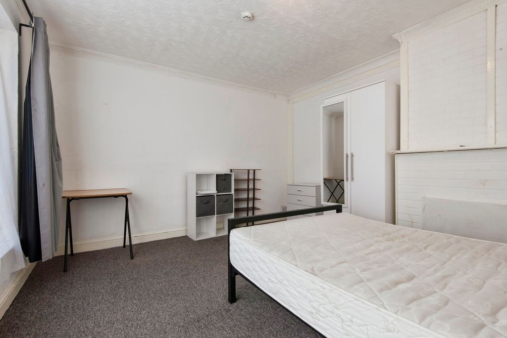 Property photo 2 of 8 Pbox-Img.Jpg