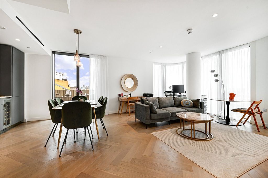 Property photo 3 of 17 Triptych Bankside
