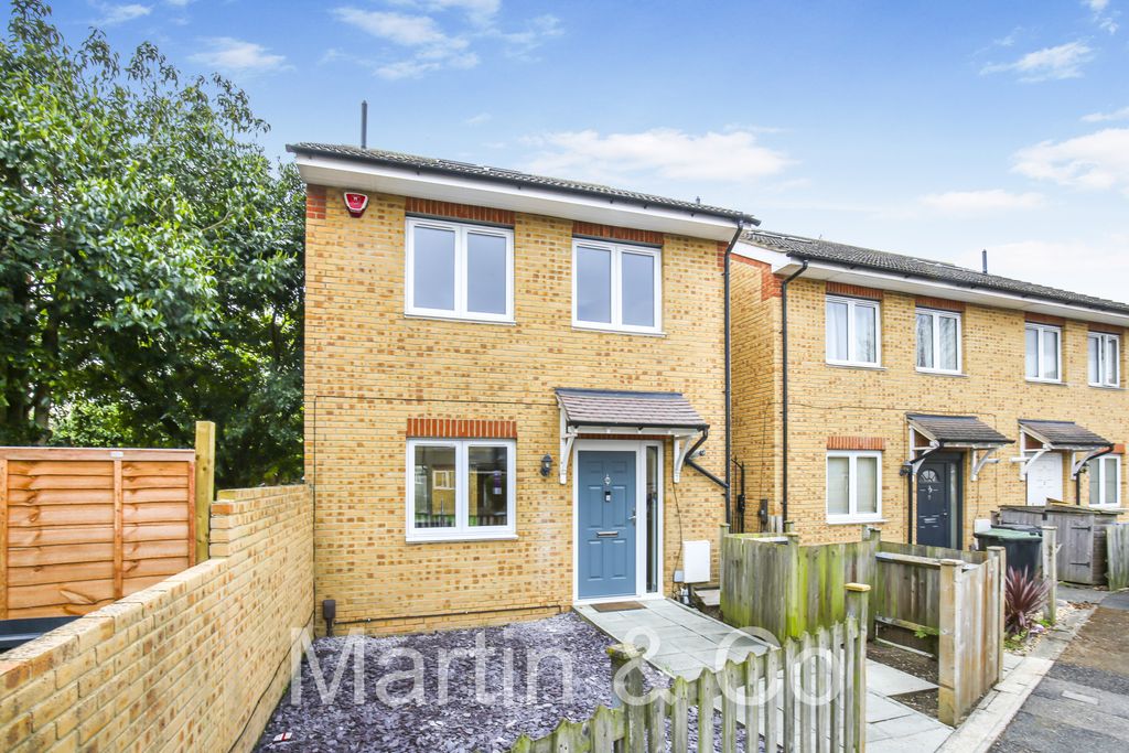 Property photo 2 of 25