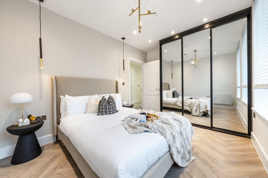 Property photo 2 of 34