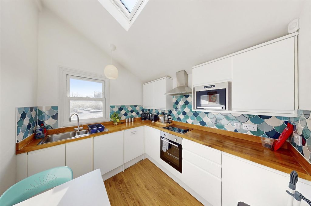 Property photo 3 of 16 10 Sebert Road - H8Xiivbrwrzhnqwts62C.Jpg