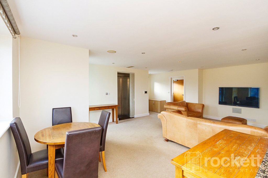 Property photo 1 of 27 Picture No. 06