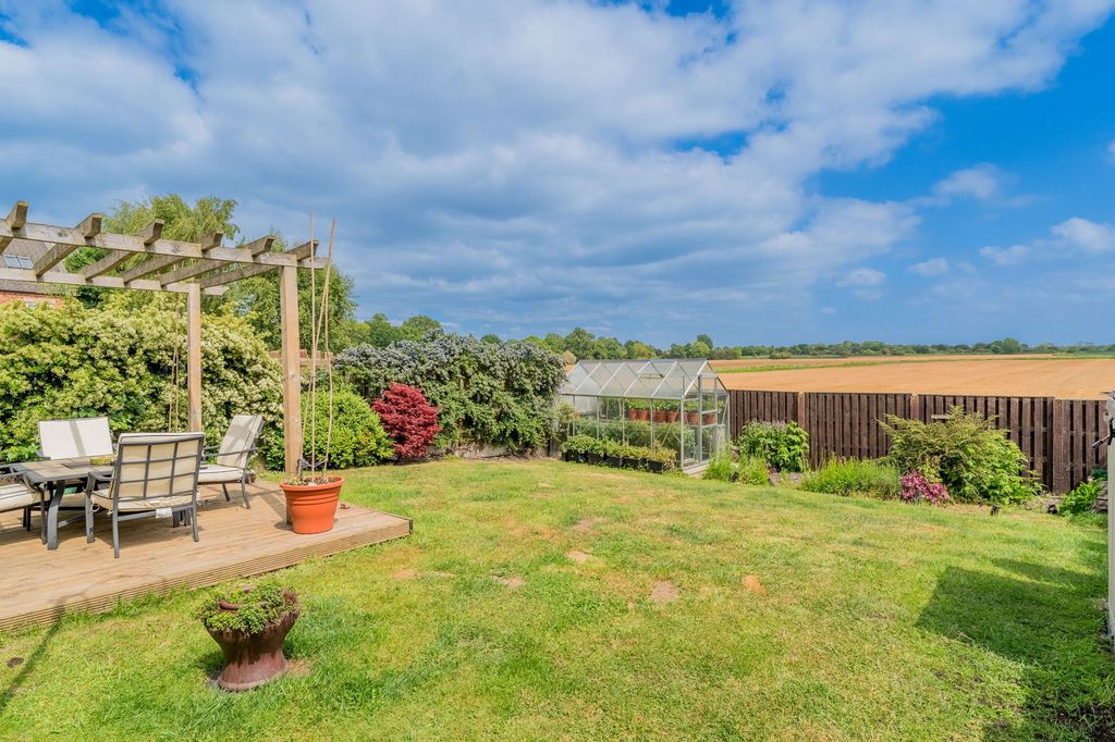 Property photo 1 of 31