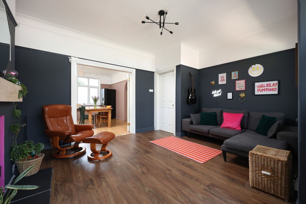 Property photo 3 of 19 Sitting Room