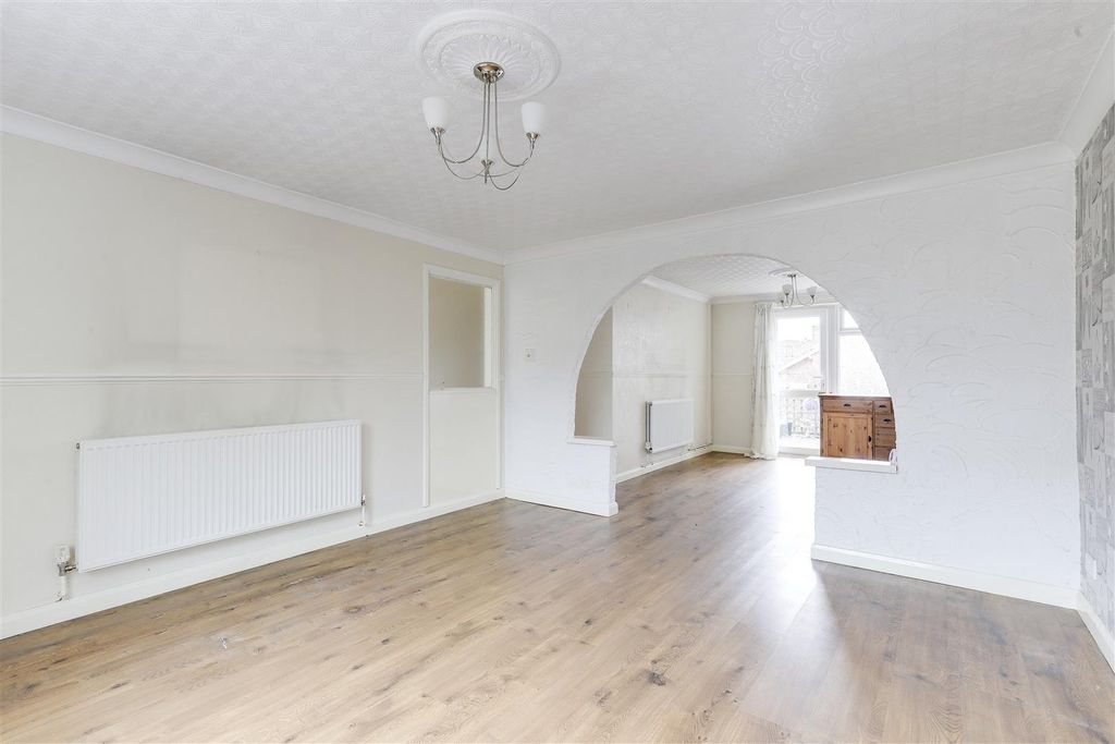 Property photo 3 of 21 970.Jpg