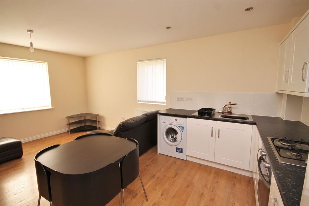 Property photo 2 of 9