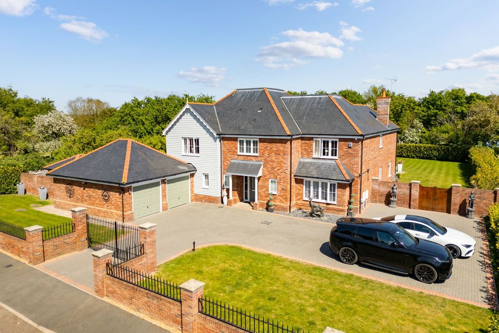 Property photo 1 of 32