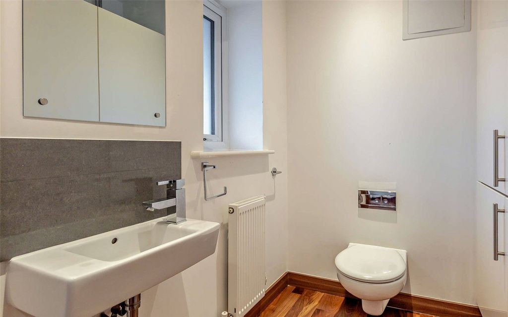 Property photo 3 of 17 Ground Floor W.C