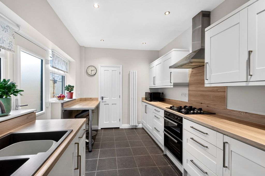 Property photo 2 of 15 32Albanyroad-11.Jpg