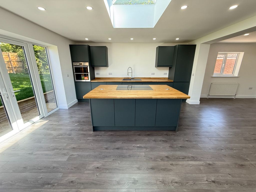Property photo 2 of 15 5122182