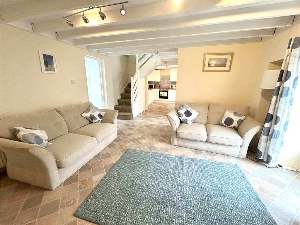 Property photo 3 of 18 Picture No. 05