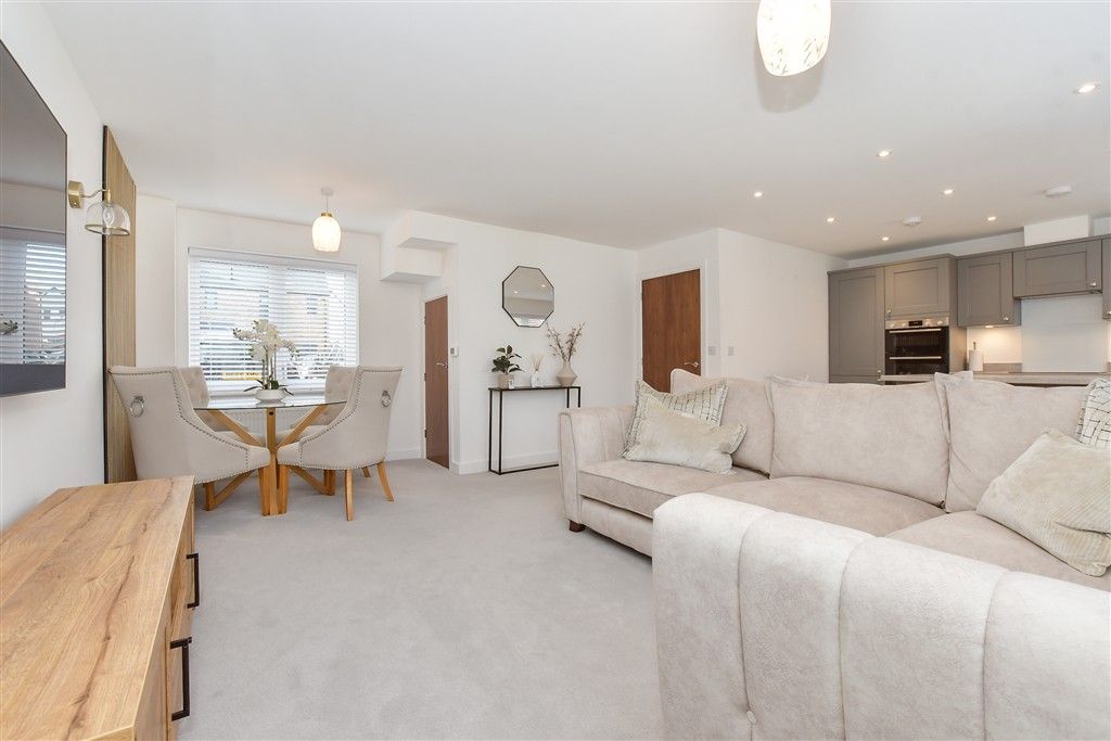 Property photo 3 of 17 Lounge/ Kitchen /Diner