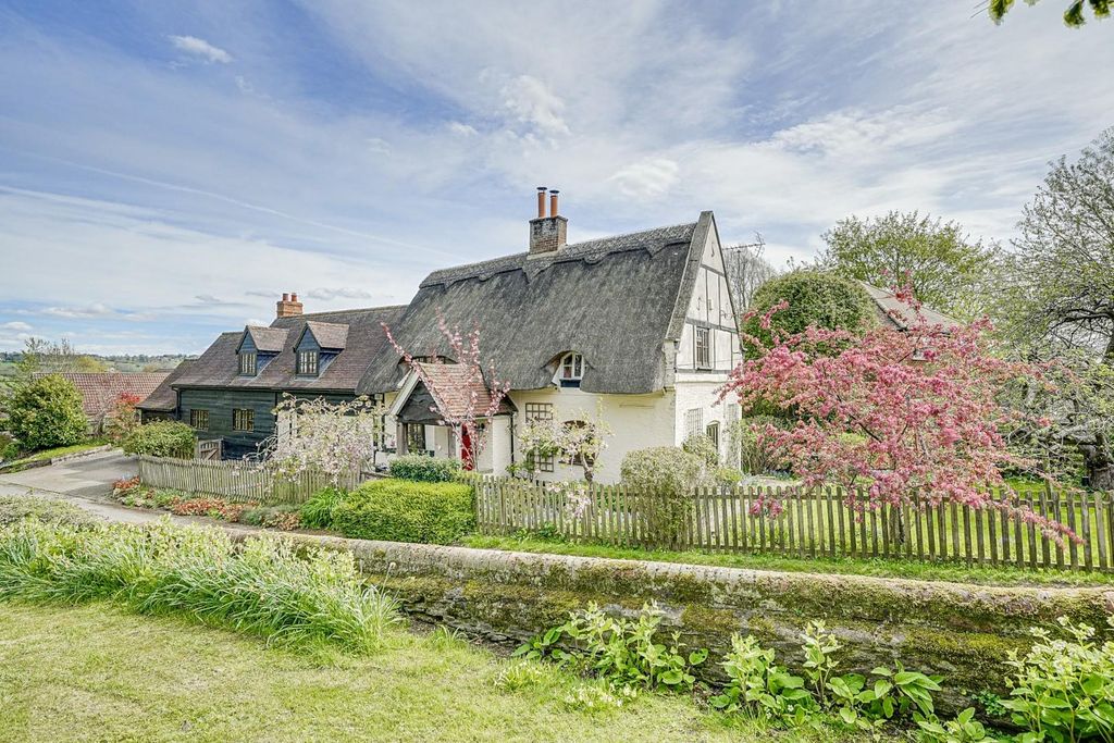 Property photo 1 of 42