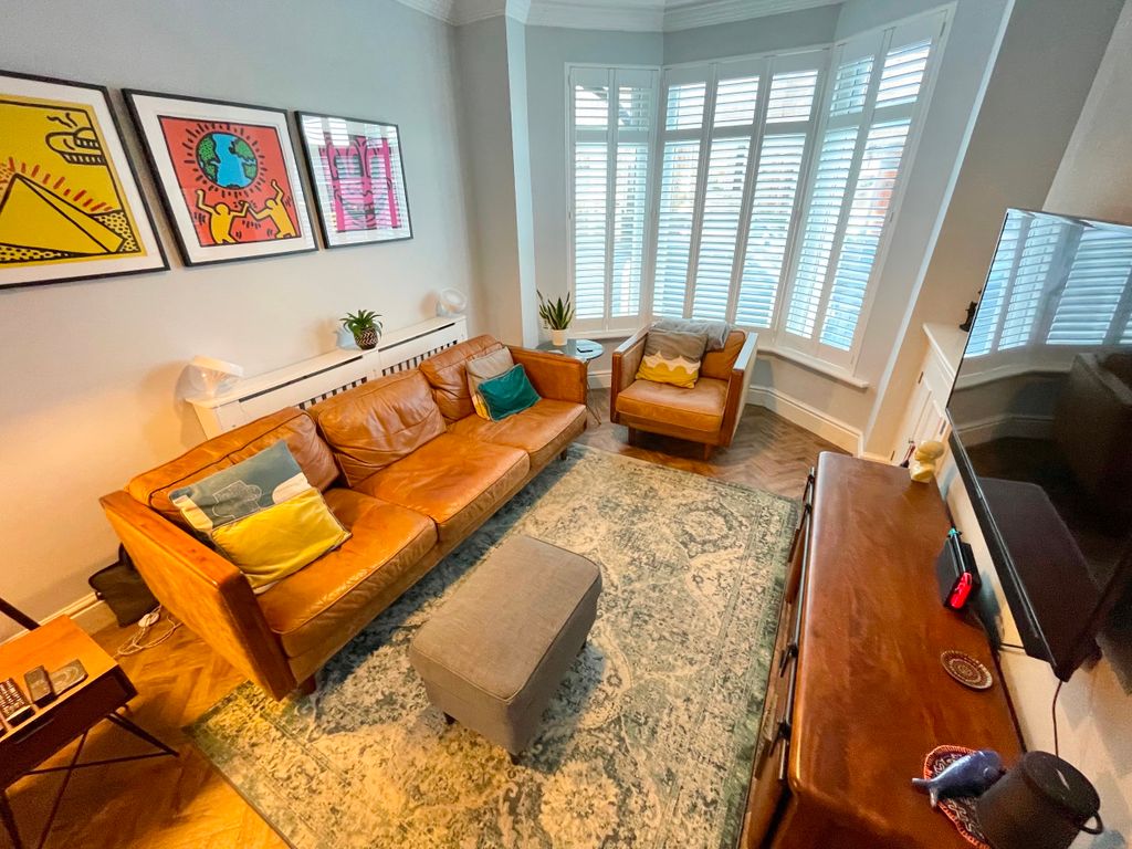 Property photo 2 of 17