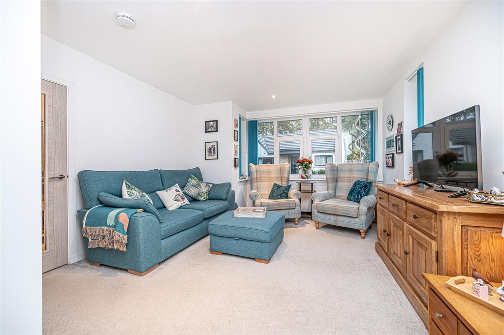 Property photo 2 of 29 Untitled (4 Of 1).Jpg