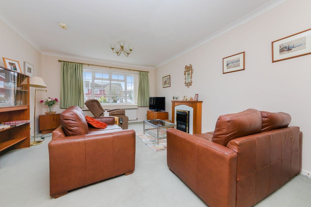 Property photo 2 of 20