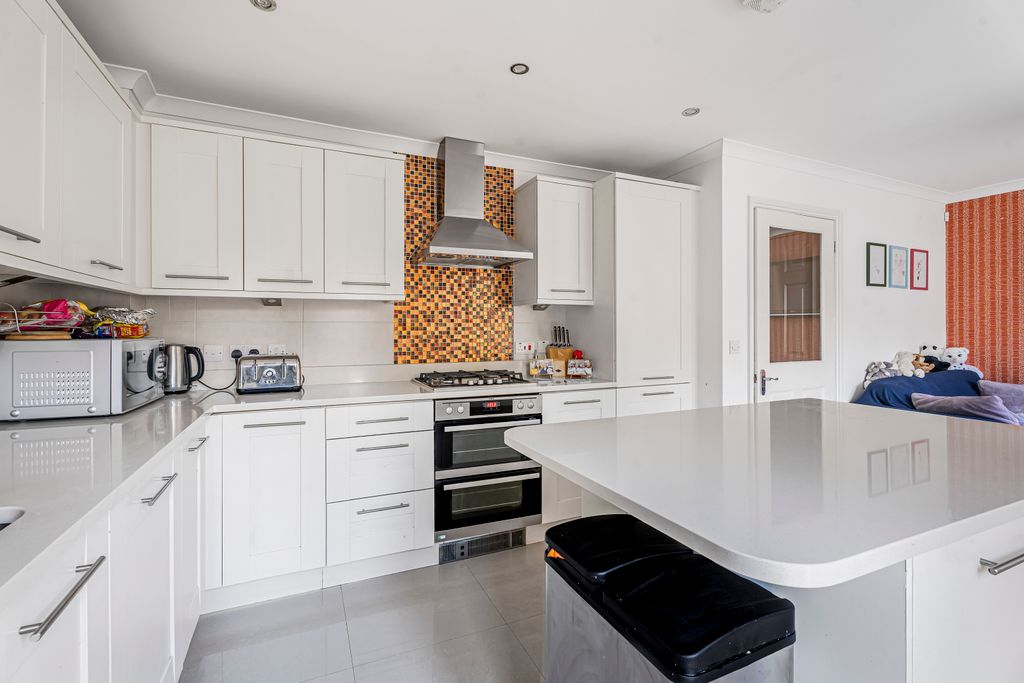 Property photo 3 of 12 Kitchen/Diner